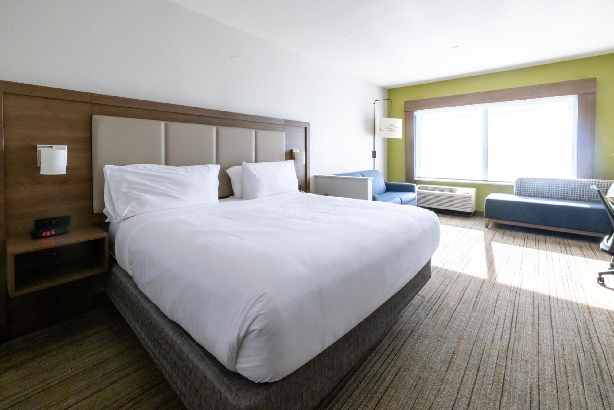 Holiday Inn Express & Suites Dallas Ne Arboretum Exterior photo